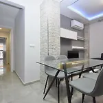 Apartment Luxury 2 *